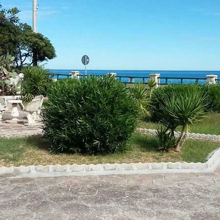 Villa Ada Casa Vacanze Torre Specchia Ruggeri Exterior photo
